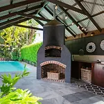 Mulberry House - Pet Friendly With Swimming Pool