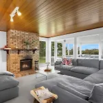 Sunnyside Up - Where Coastal Breezes Meet Country Charm, Minutes From Berry And Seven Mile Beach