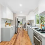 Albany Lane A Cozy Getaway In Berry