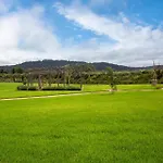 Mulberry House - Pet Friendly With Swimming Pool