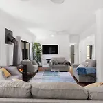 Jasmine House - Pet Friendly With Swimming Pool