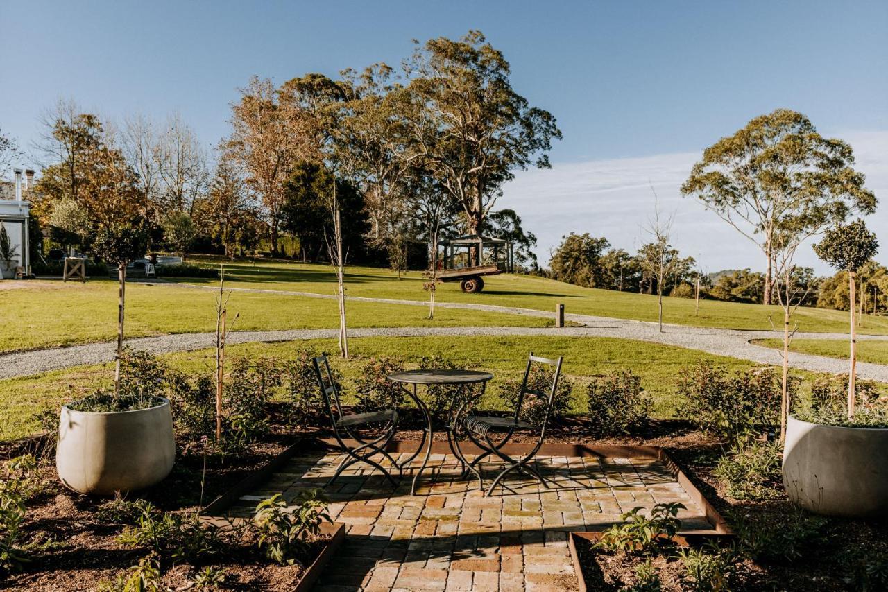 The Homestead Otel *