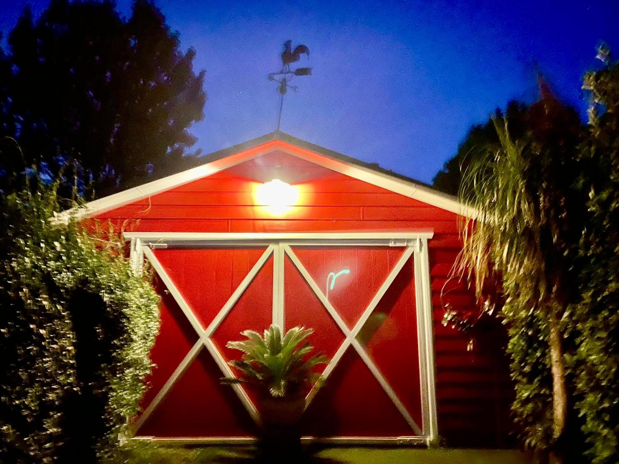 The Red Barn Right In The Heart Of Historic *