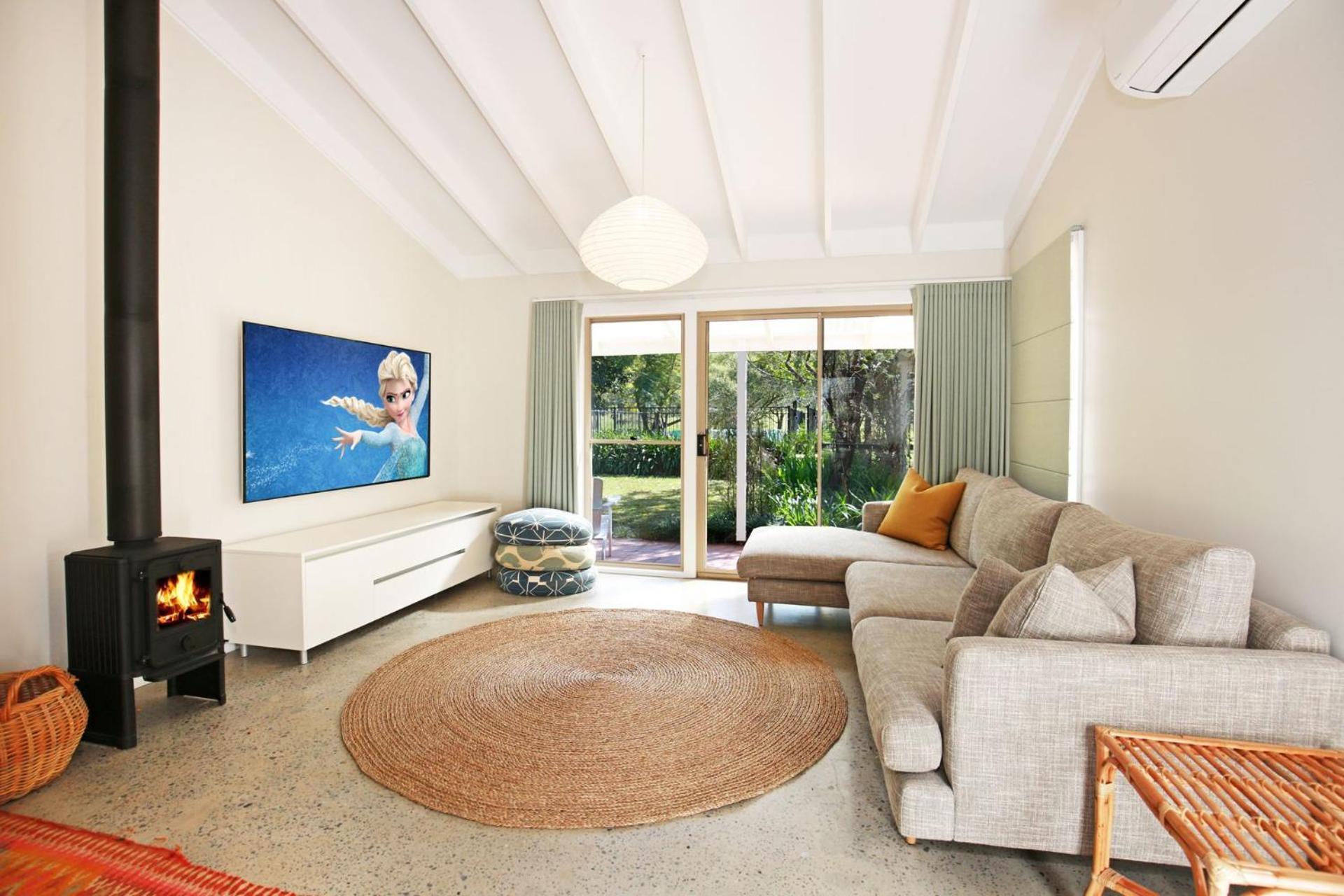 The Paddock - A Modern Coastal Barn Tatil Evi *