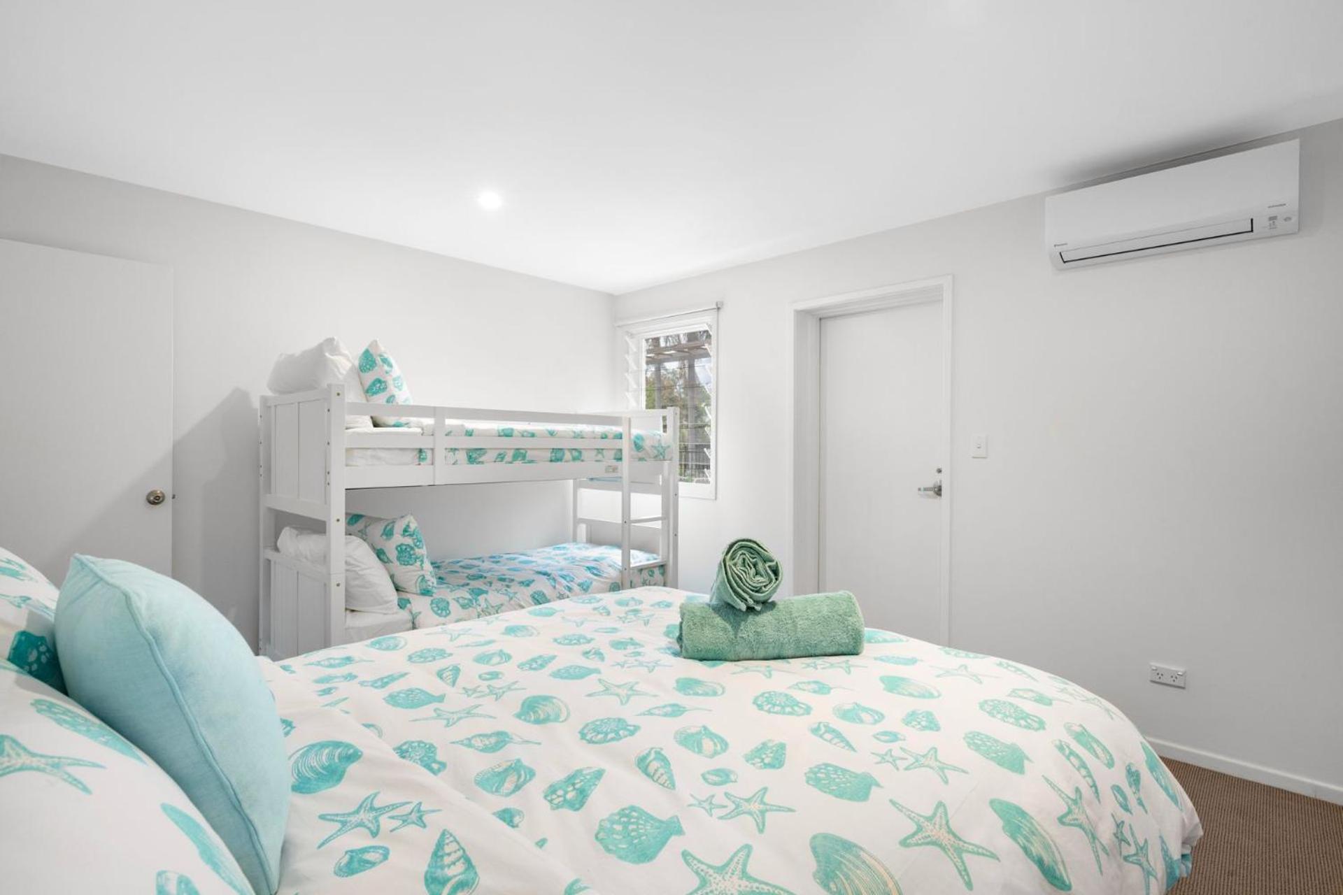 Sunnyside Up - Where Coastal Breezes Meet Country Charm, Minutes From And Seven Mile *