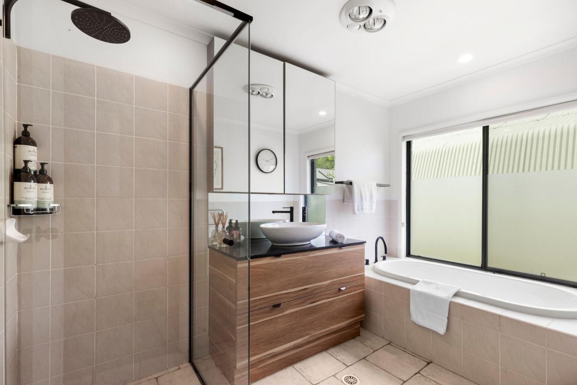 Jasmine House - Pet Friendly With Swimming Pool Tatil Evi *