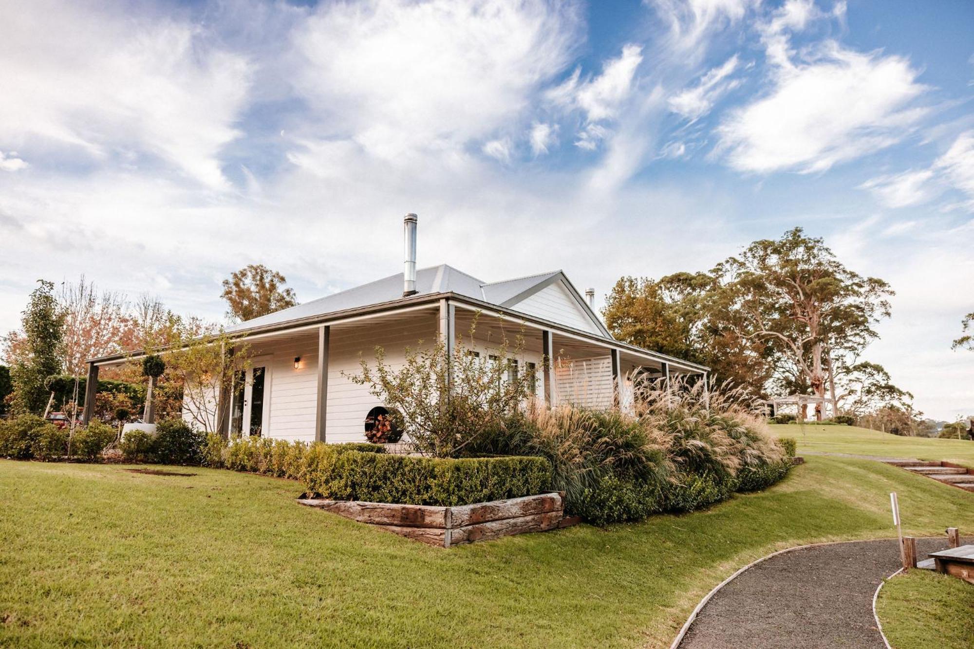 The Homestead Otel *