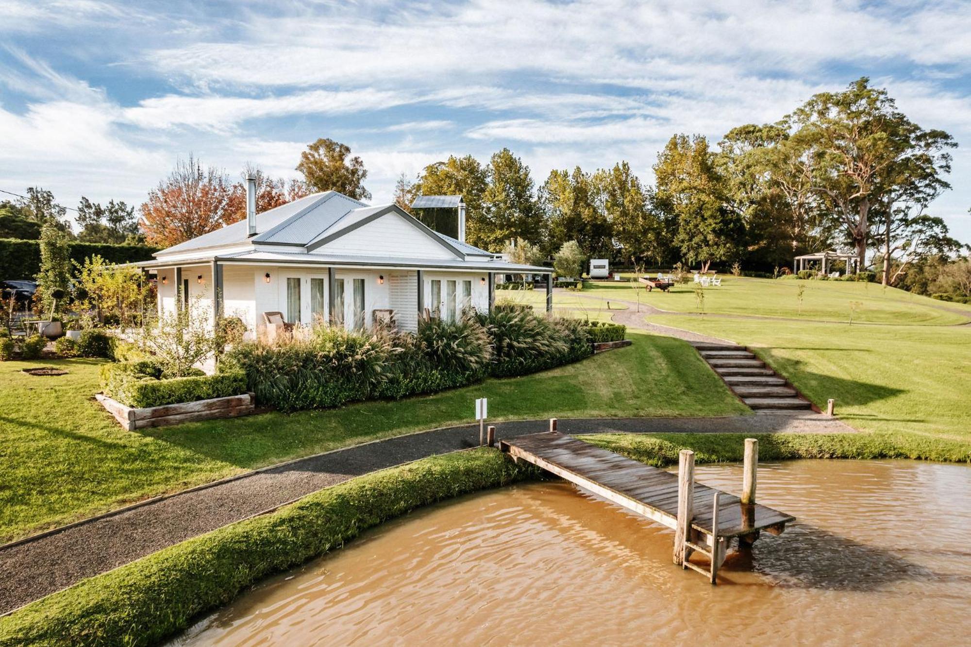 The Homestead Otel *