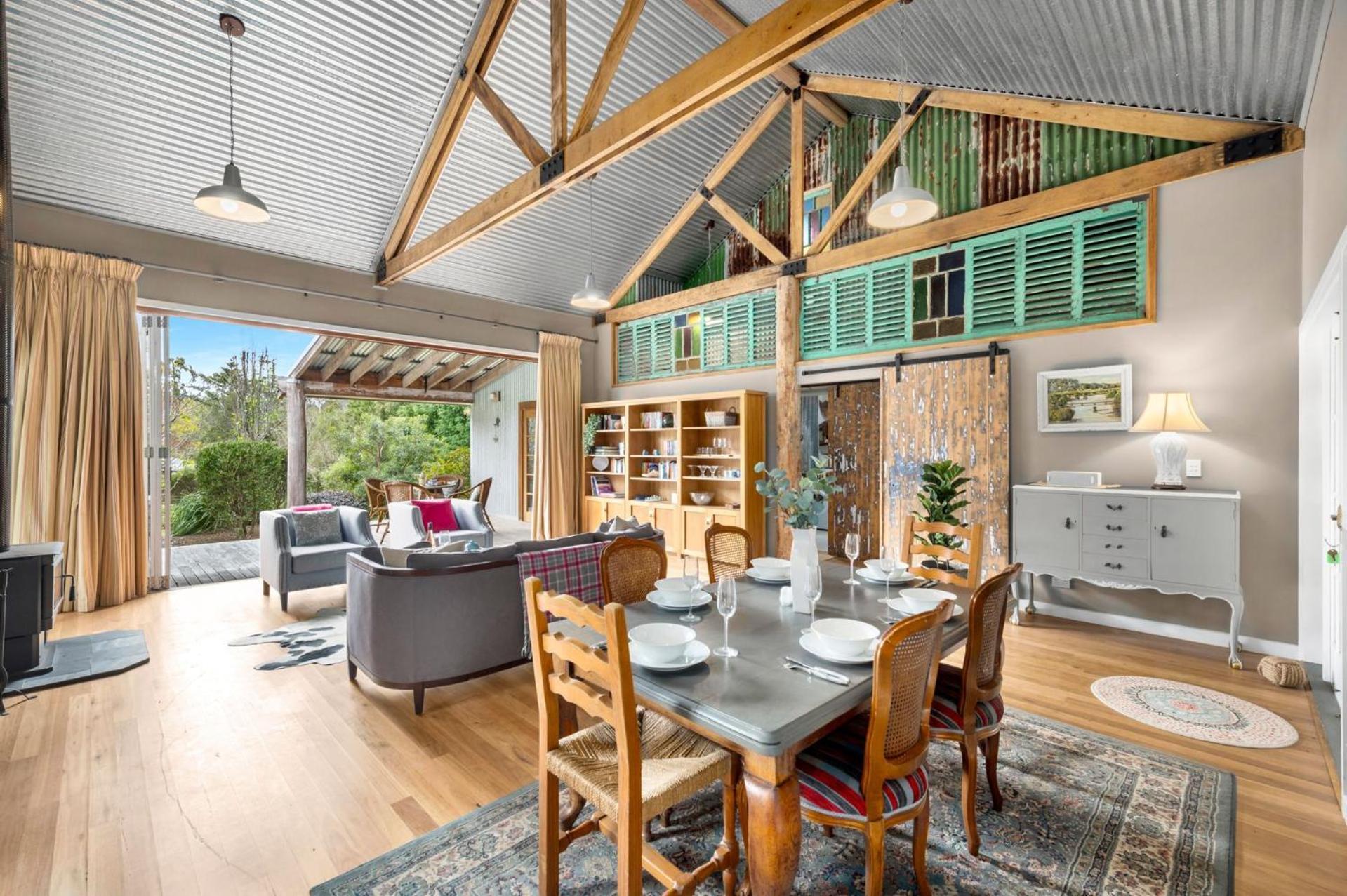 Warriwul - Luxurious Rural Barn-style In The Heart Of *